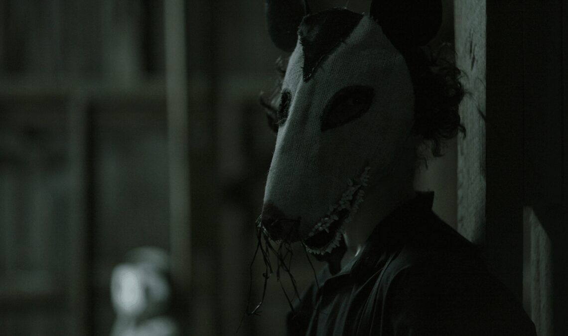 Encore un film parfait pour gâcher votre enfance. Deux icônes de l'animation affrontent la mort dans ce nouveau succès de Serie B