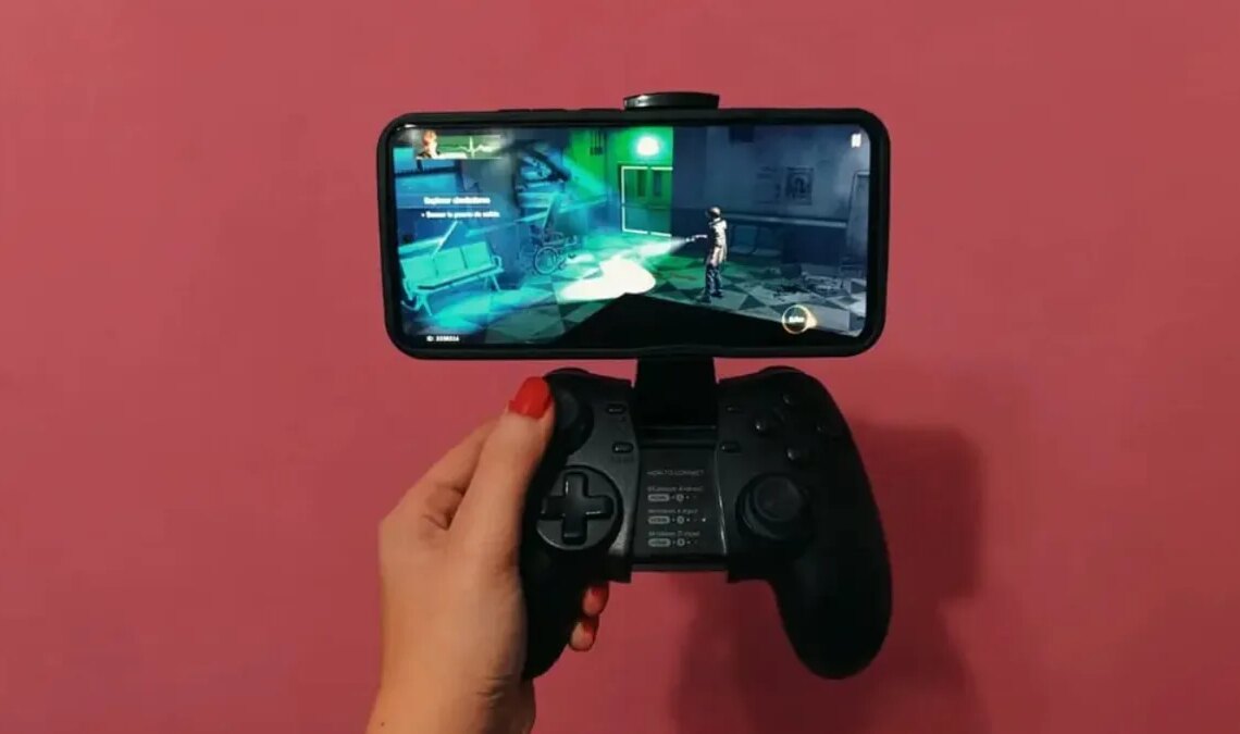 6 ans plus tard, cette manette à seulement 20 euros est toujours en vente sur Amazon. Je l'ai essayé pour comprendre la raison