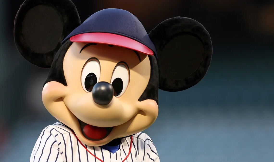 Disney croise Roblox, et pour cause