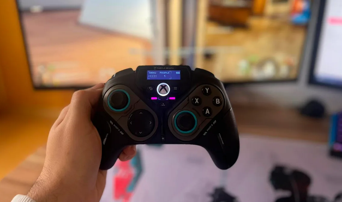 Il n'y a pas beaucoup de contrôleurs avec écrans et panneaux rotatifs, j'ai donc essayé celui de Turtlebeach pour voir s'ils en valaient vraiment la peine.