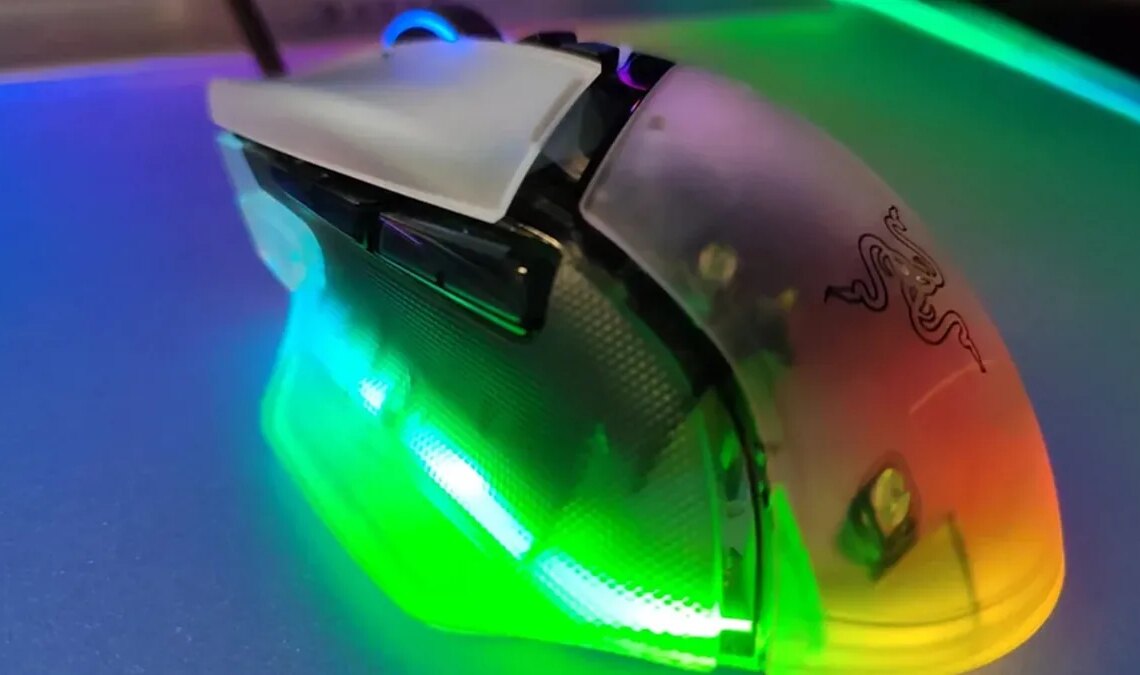Test Razer Basilisk V3 Pro 35K Phantom White : une souris exceptionnelle pour tout type d'utilisateur