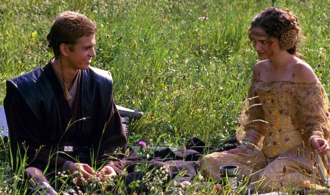 L'actrice de Star Wars qui incarne Padmé révèle l'accessoire sentimental des préquelles qu'elle a pris, puis perdu