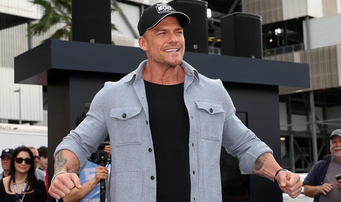 Avez-vous vu la vidéo d'Alan Ritchson battant un voisin ? Nous avons déjà une résolution officielle de la police