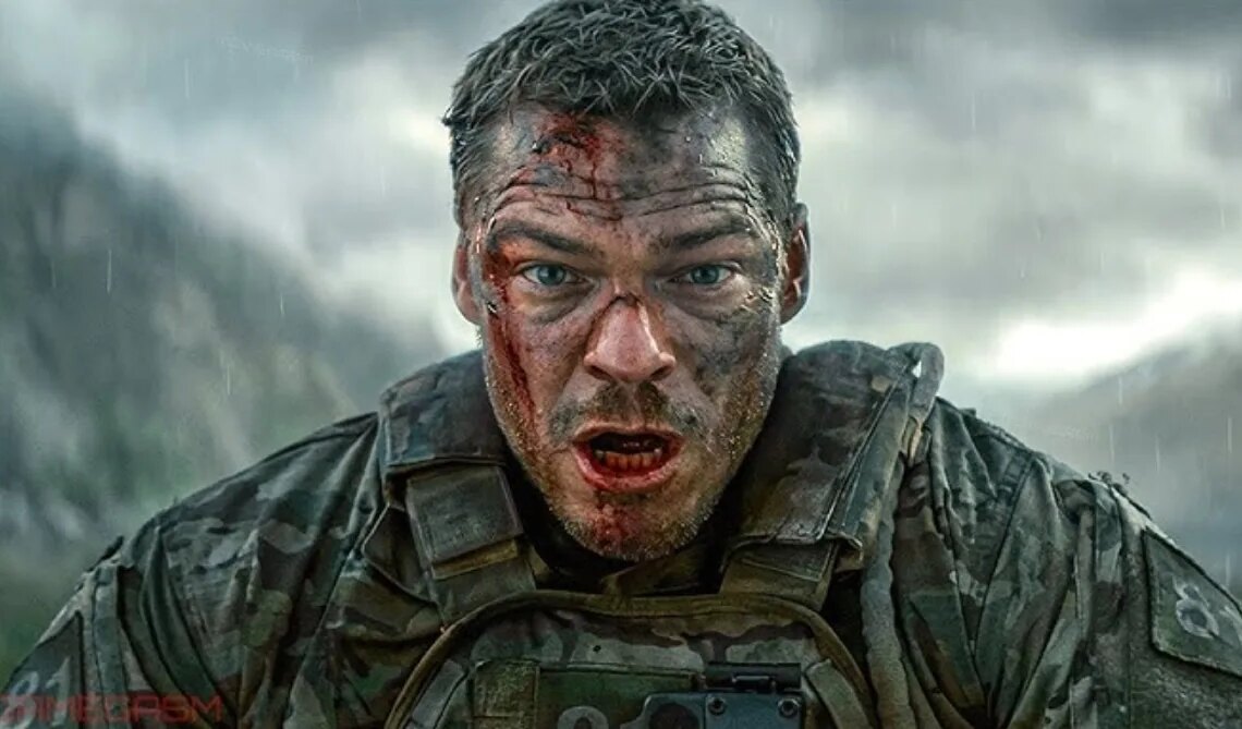 Le nouveau film d'Alan Ritchson est maintenant sur Netflix et il l'a mis à bout. Pas étonnant, je n'arrêterais pas de courir si je voyais une telle menace.