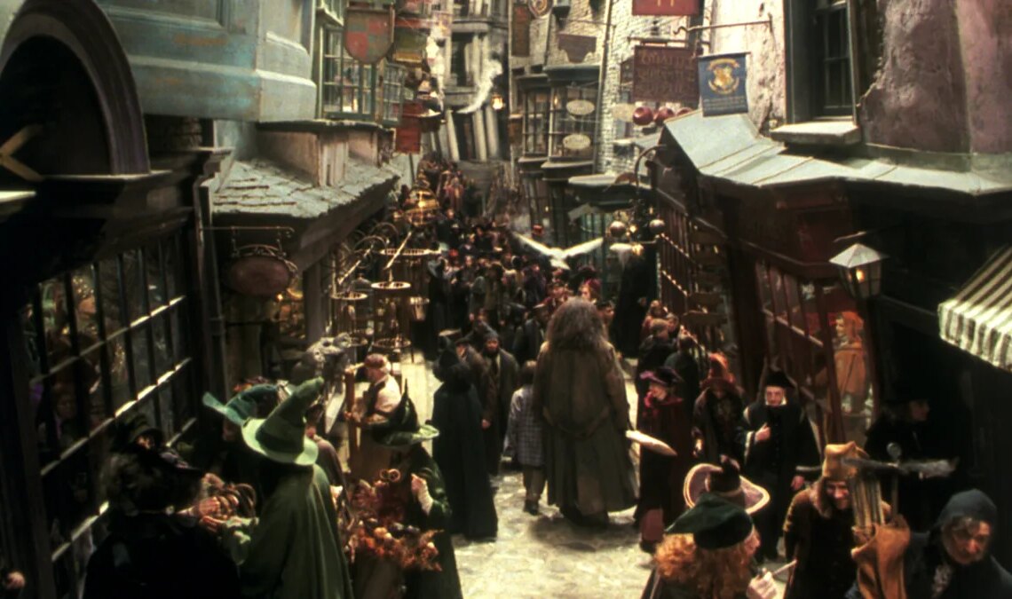 Nouveau regard sur le Chemin de Traverse dans une vidéo divulguée du tournage de Harry Potter