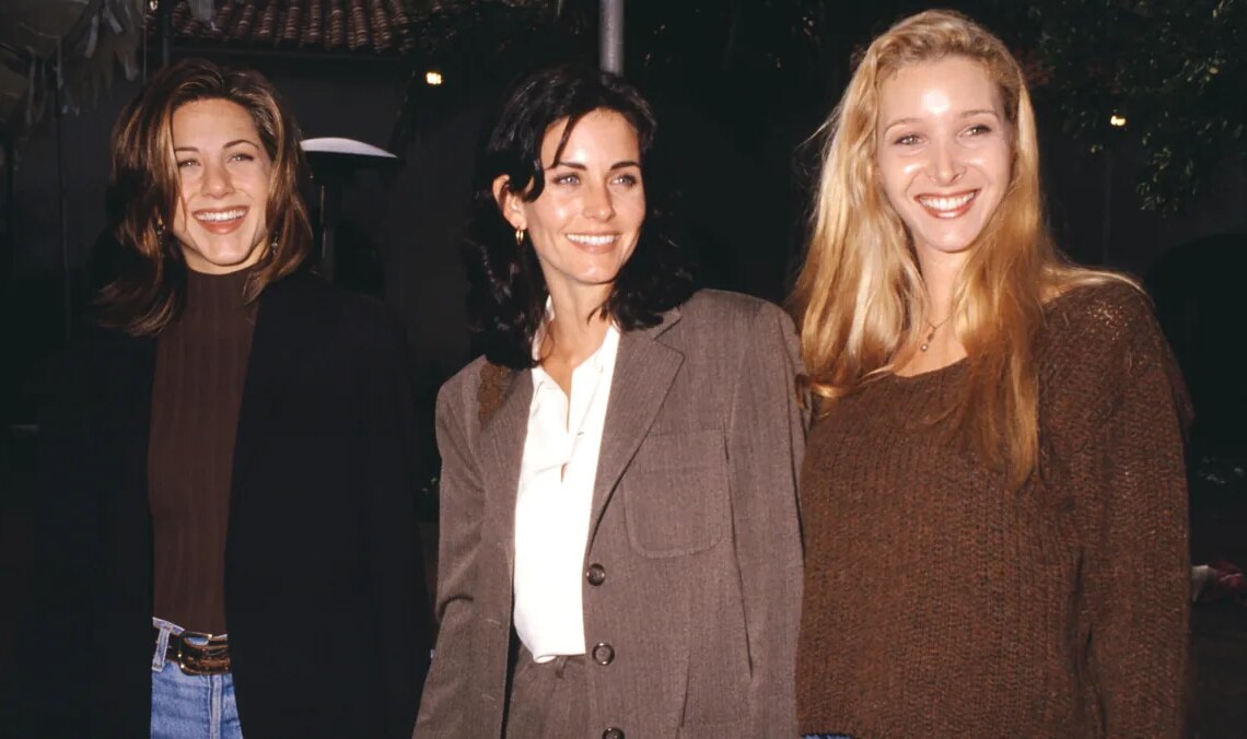 "Ils se sont couchés tard pour parler de leurs fantasmes sexuels" : Lisa Kudrow parle franchement des scénaristes de Friends