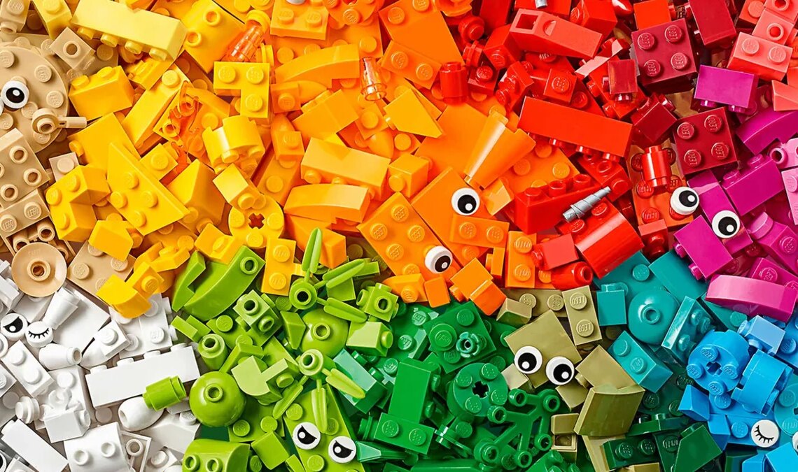 Le crime le plus surréaliste de la semaine enchaîne une fortune en LEGO et de nombreux (mais nombreux) macaronis