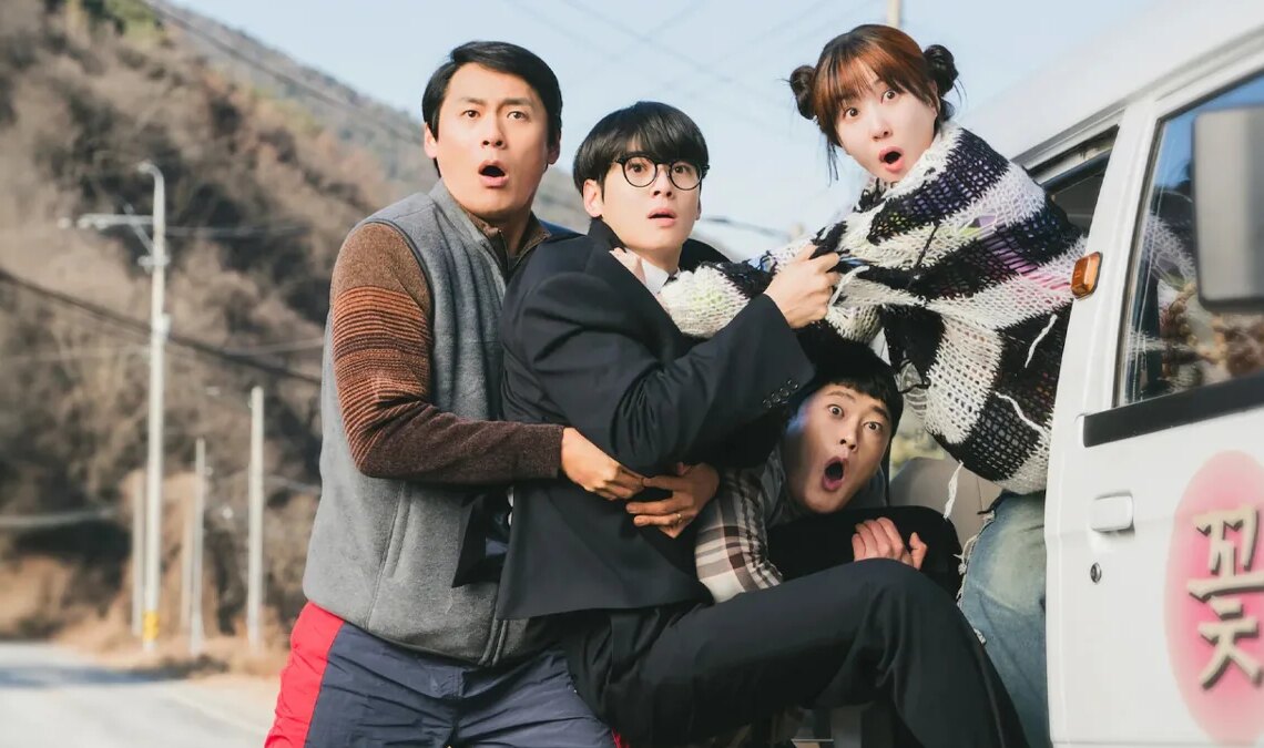 La nouvelle série à succès sur Netflix s'apparente à The Big Bang Theory, mais avec des super pouvoirs. Il le fait bien