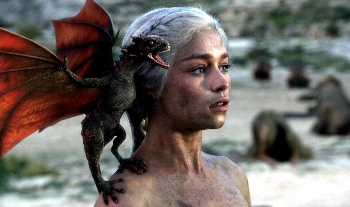 Emilia Clarke parle de son rôle dans la décision qui a énervé tant de fans de Game of Thrones