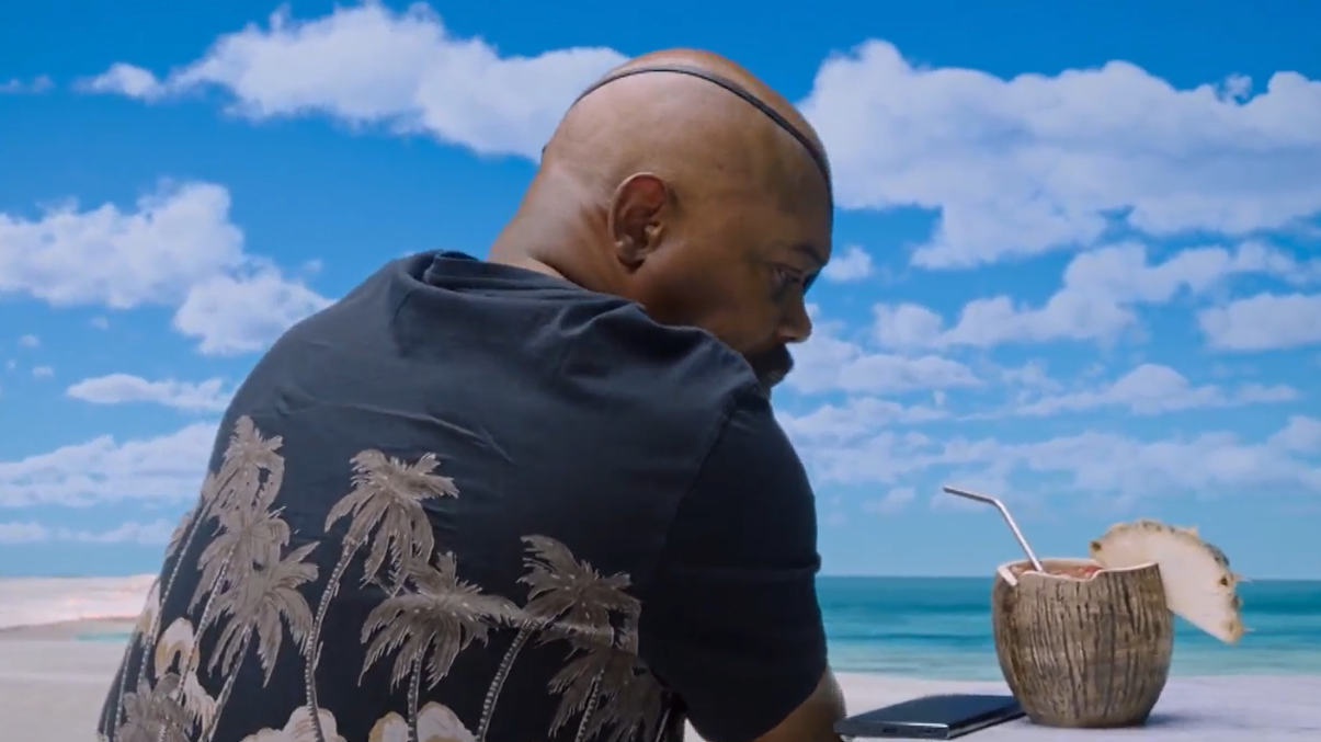 Nick Fury prend le temps de se détendre entre la planification de sa prochaine mission de changement d'univers.