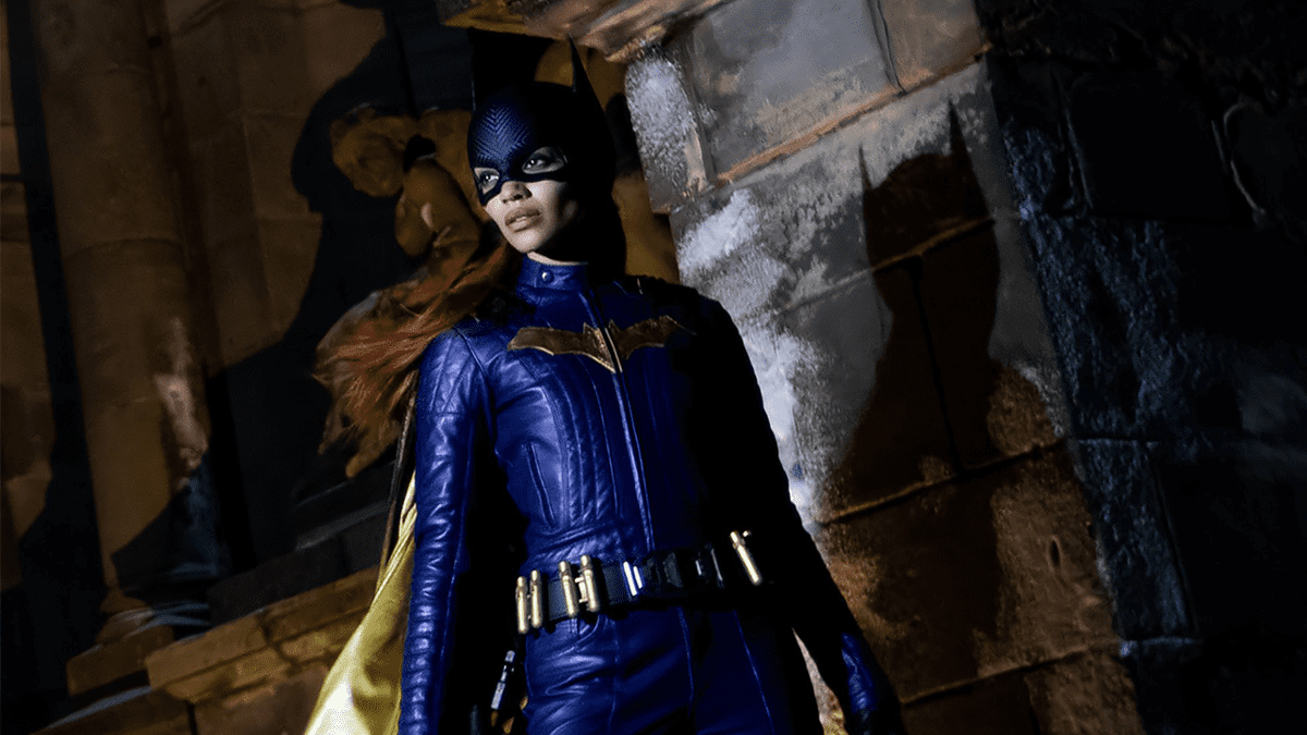 Leslie Grace montre la version finale de la tenue Batgirl qu'elle allait porter dans le film annulé