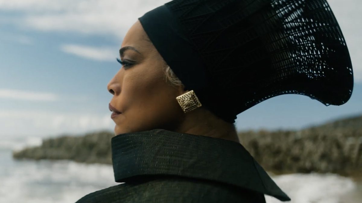 Angela Bassett entre dans l'histoire de Marvel aux Oscars 2023 grâce à Black Panther : Wakanda Forever