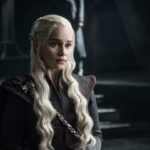 Emilia Clarke révèle la raison pour laquelle elle n'a pas encore vu La Maison du Dragon : "Pouvez-vous me pardonner ?"