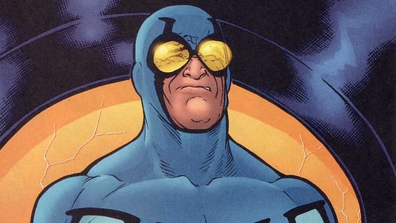Ted Kord est un héros très différent de Jaime Reyes.
