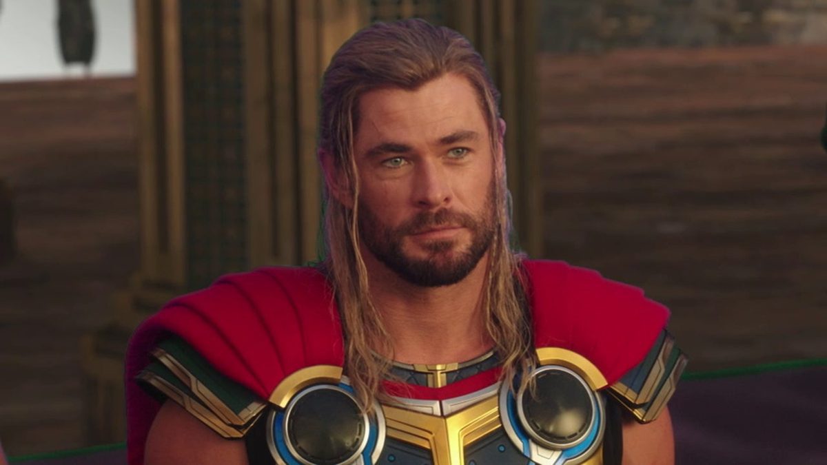 Chris Hemsworth est honnête et donne son avis sur les mauvaises critiques de Thor Love & Thunder : "c'est devenu trop con"