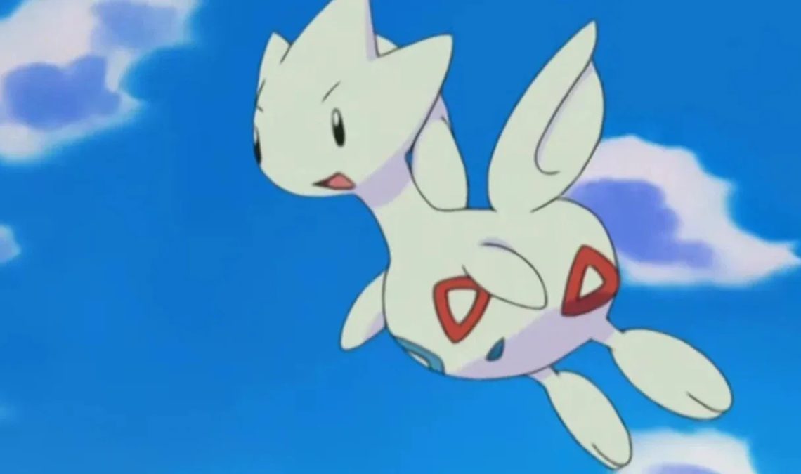 Ignorant un vol pour capturer un Togetic dans Pokémon GO, ces policiers ont des priorités claires