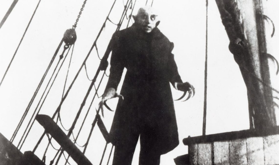 La première image effrayante du redémarrage de Nosferatu révélée