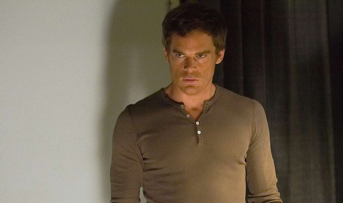 Une suite de Dexter révélée, avec l'acteur original retournant à ses anciennes habitudes