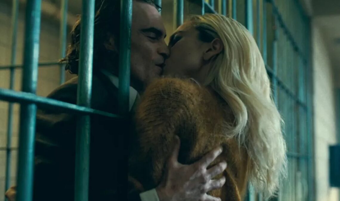 Joaquin Phoenix et Lady Gaga sont follement amoureux dans le nouveau clip de Joker : Folie à Deux