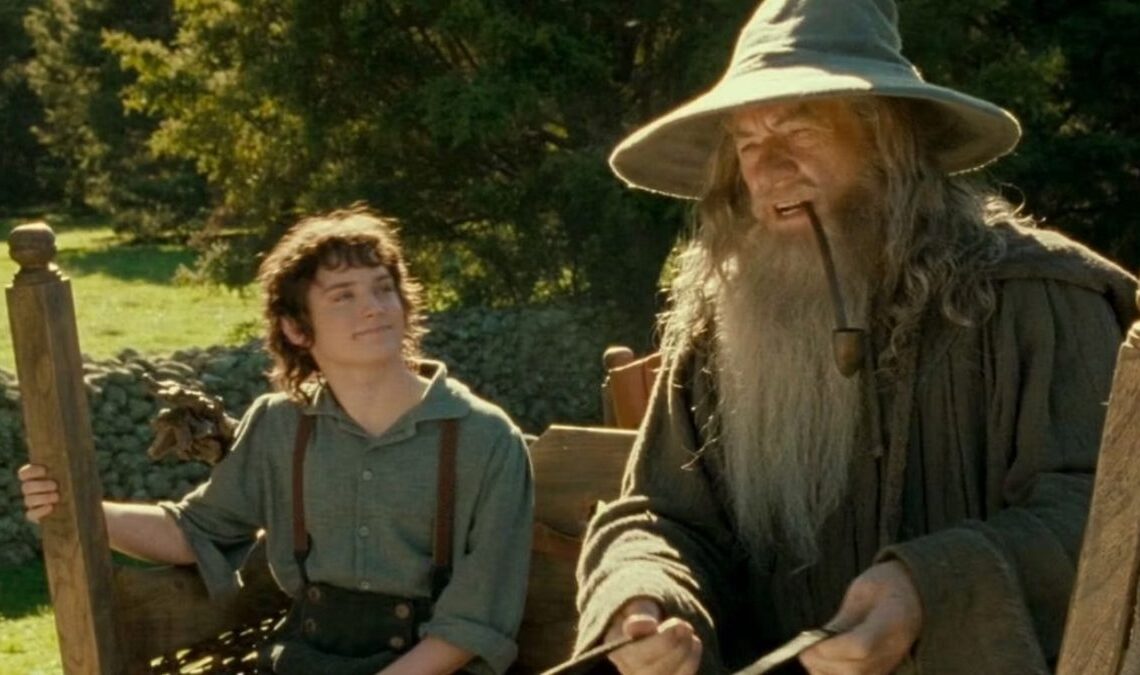 Pourquoi Gandalf est-il si proche des Hobbits ?