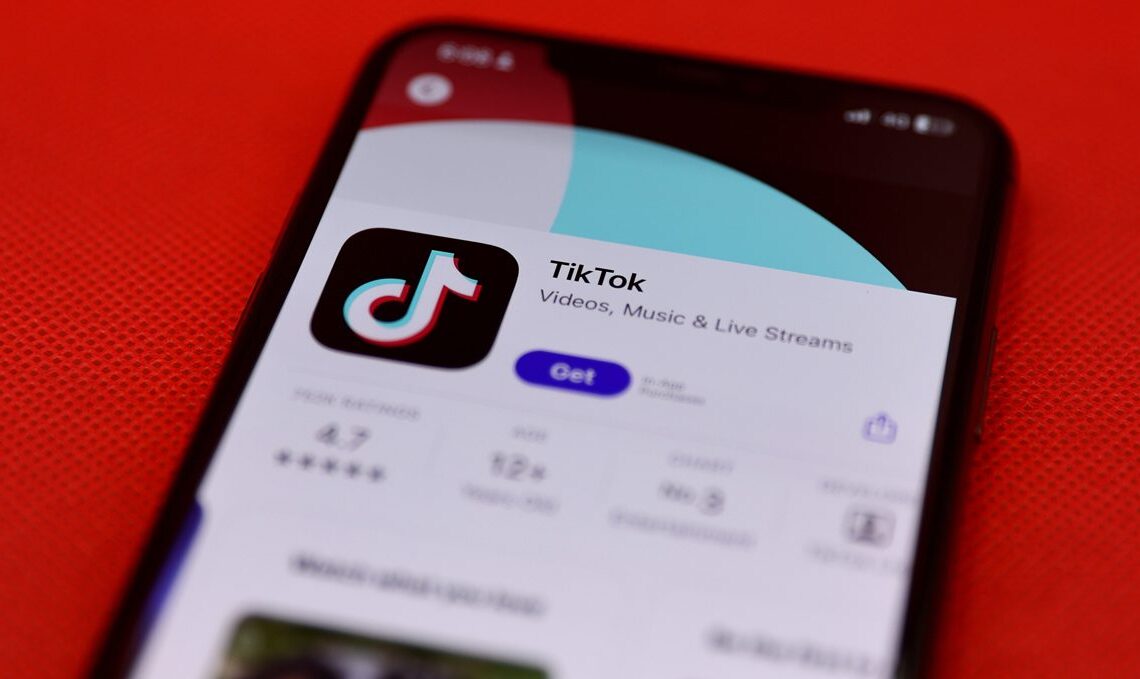 L'Australie devient le premier pays à interdire l'accès aux réseaux sociaux aux mineurs de moins de 16 ans