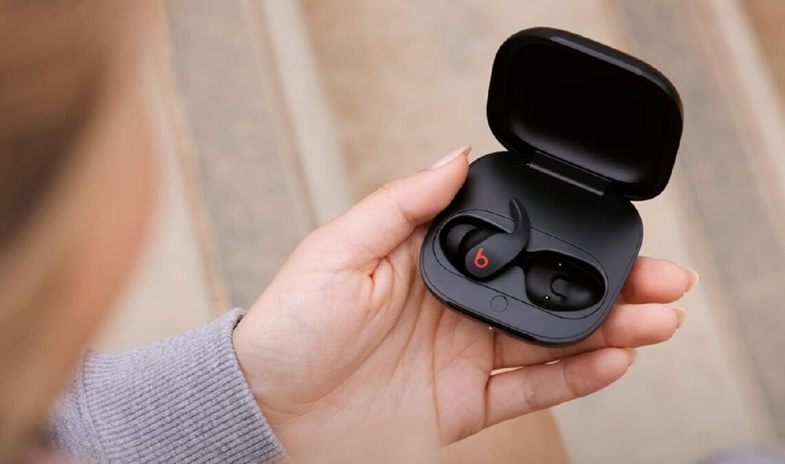 Ni Sony ni Airpods: le meilleur écouteur sans fil battu s'effondre près de 100 euros sur Amazon