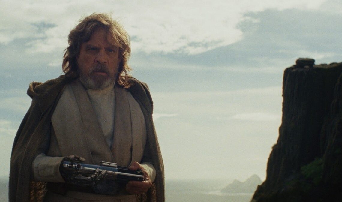 Pourquoi Luke Skywalker devient-il un "ermite suicide" dans Star Wars: The Last Jedi? Mark Hamill a une façon sombre de le voir