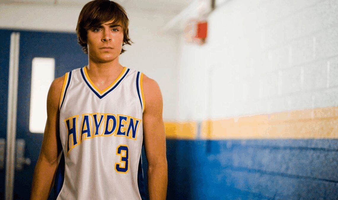 Ce n'est pas la comédie musicale du secondaire, mais elle s'approche. Ce film Zac Efron balaie dans Netflix