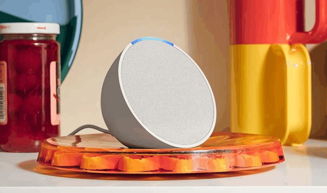 L'Echo Pop d'Amazon est victime d'une remise de 60% à l'occasion du premier jour 2025. Prenez deux avec une ampoule intelligente