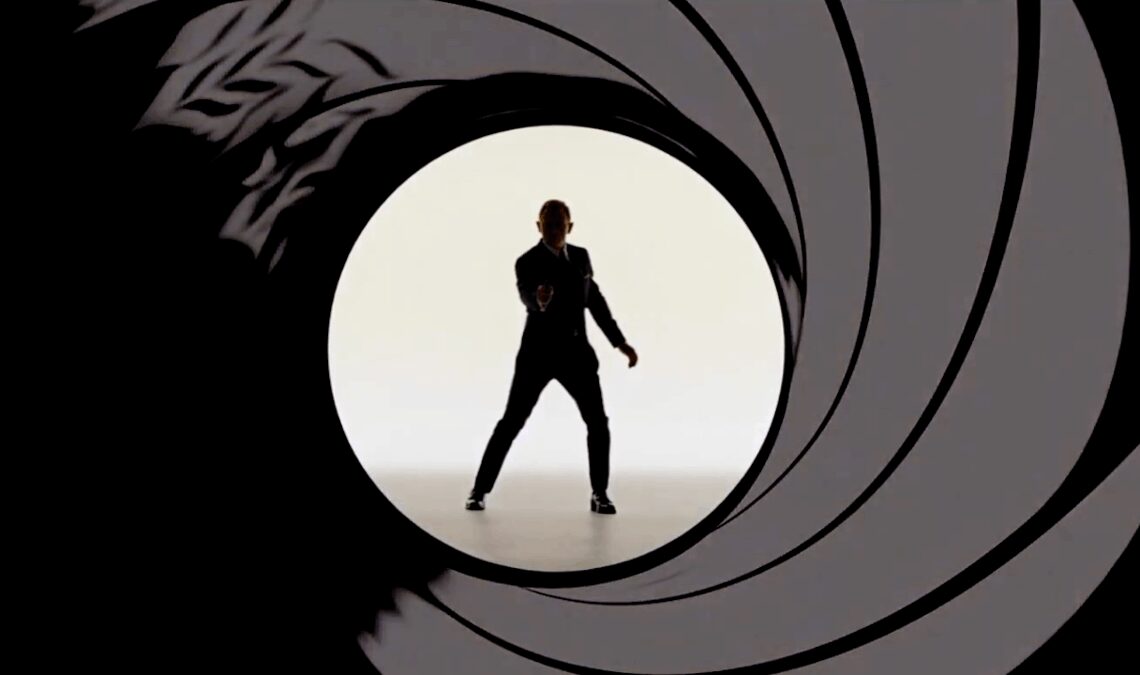 Peut-être que cela ne vous semble pas, mais ce jeune acteur britannique mène des paris pour devenir le nouveau James Bond