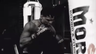 50 Cent montre une formation en boxe pour le prochain film Street Fighter - et il a même la coupe de cheveux Balrog
