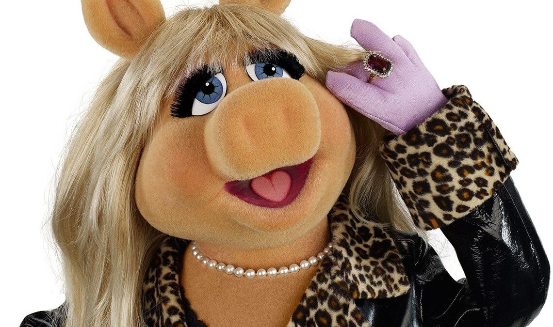 Peggy le cochon va au cinéma avec Jennifer Lawrence, Emma Stone et Cole Escola
