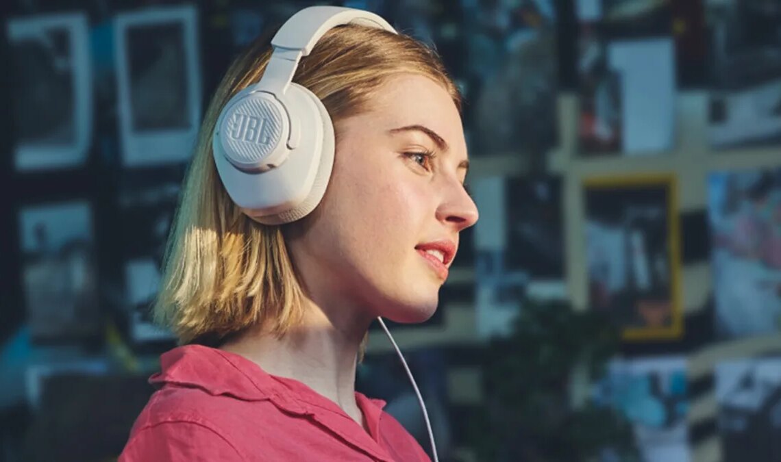 Ces écouteurs JBL, avec multicompatibilité et son surround, sont les meilleurs en termes de rapport qualité-prix