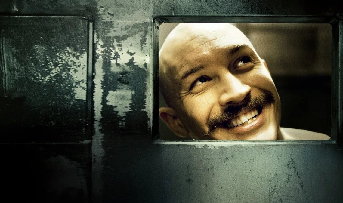 Crâne rasé et moustache, Tom Hardy a une nouvelle fois conquis HBO