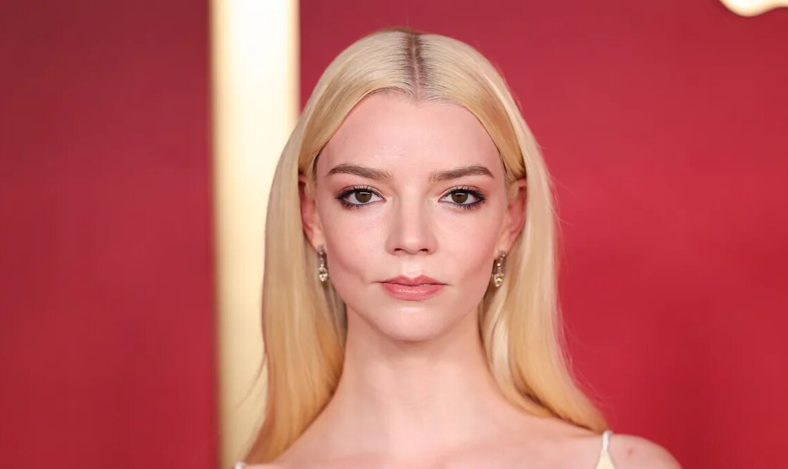 Anya Taylor-Joy va rattraper son retard sur le monde de Tolkien en lisant Le Seigneur des Anneaux, mais elle va se heurter à un problème