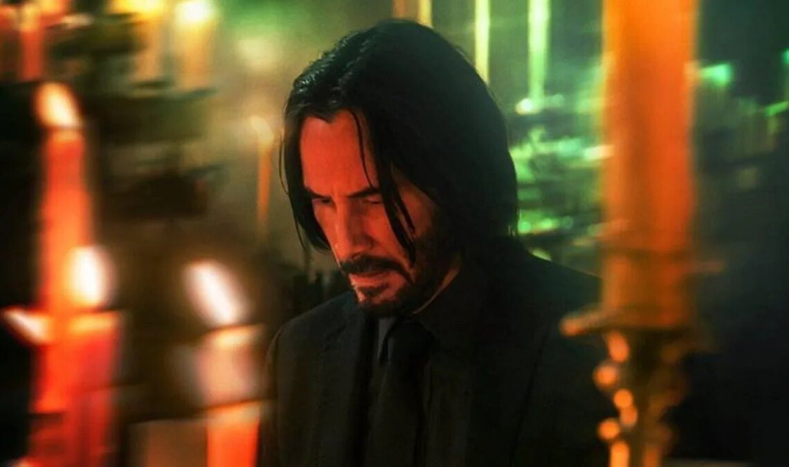 Keanu Reeves sait vraiment comment créer du battage médiatique. C'est ainsi qu'il définit son retour dans le monde de la science-fiction